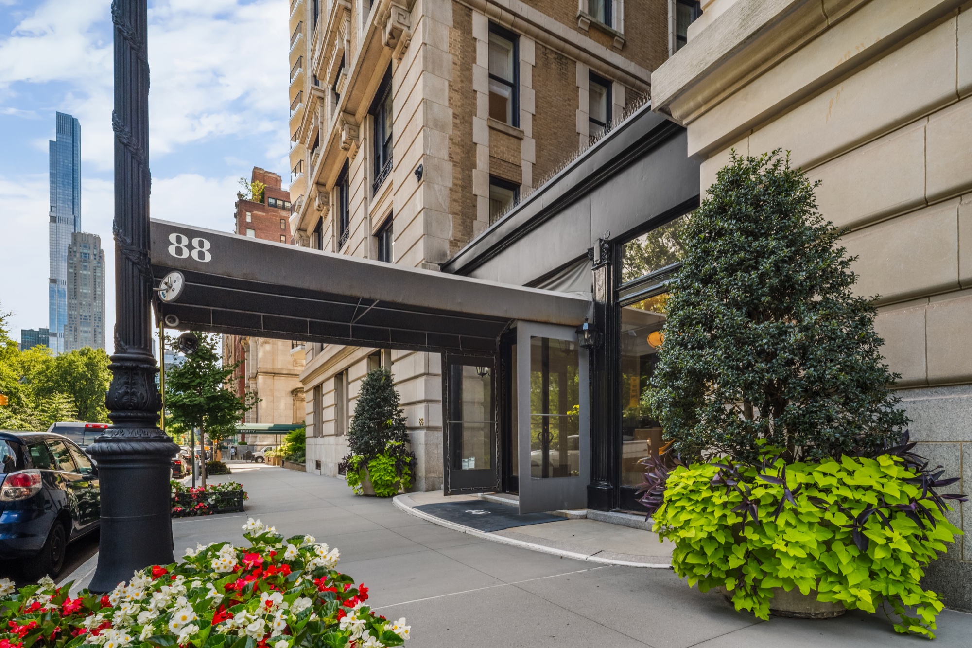 The attended entrance canopy at 88 Central Park West